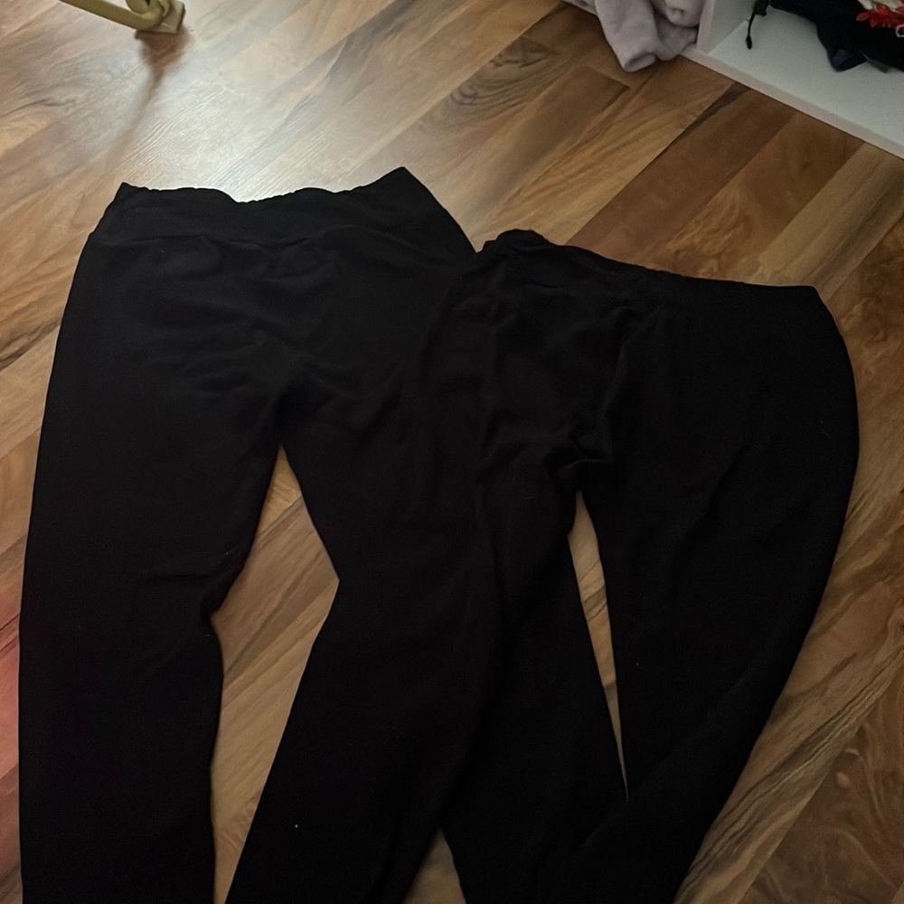 2 pairs of black leggings